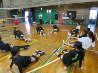 写真：体育館での中学校体験の様子