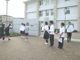 写真：選挙の様子1