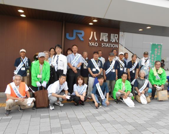 写真：啓発活動後の集合写真