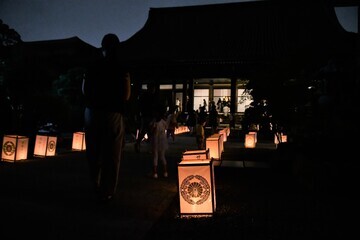写真：顕証寺の燈籠