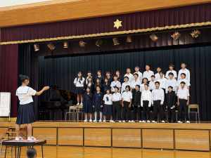 写真：合唱演奏中の様子2
