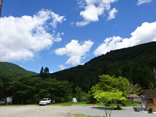 写真:林間学舎近くにある小山