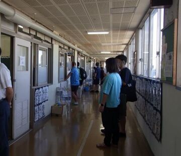 写真：授業見学の様子