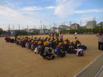写真:出発式