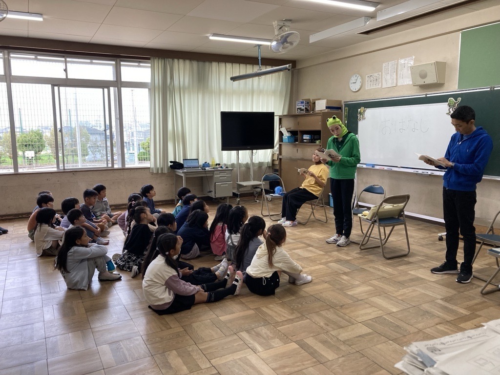 写真：音読劇の鑑賞1