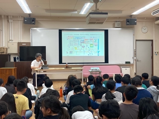 写真：コリアタウン見学の事前学習1