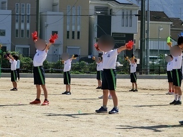 写真:1,2年生団体演技