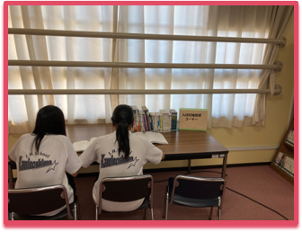 写真：入試対策コーナー