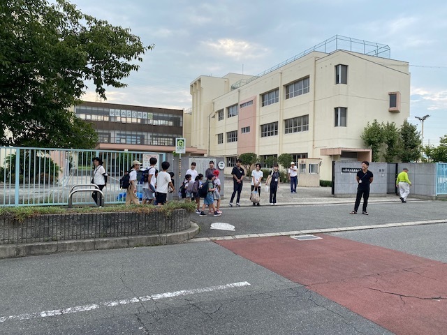 写真：登校指導