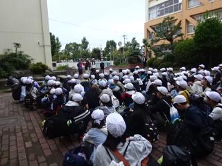 写真:修学旅行1日目の様子1