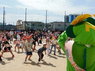 写真:だるまさんが ころんだの様子2