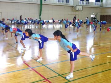 写真：体育大会の練習・団演1