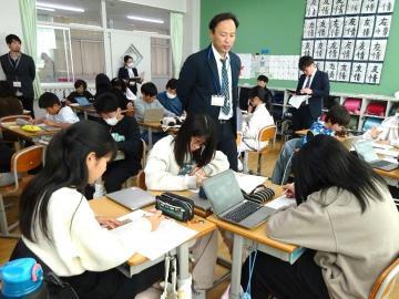 写真：国語の研究授業（令和6年12月5日）2