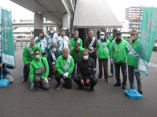 啓発活動後の集合写真