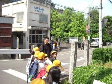 写真：3年生・校区探検2