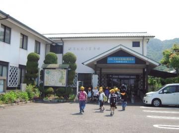 写真：3年生・校区探検3