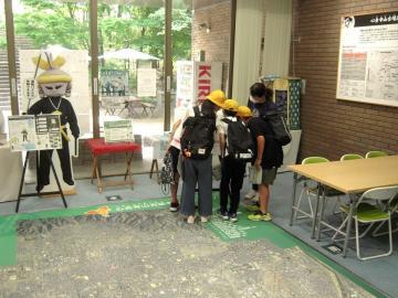 写真：6年生・しおんじやま古墳の見学2