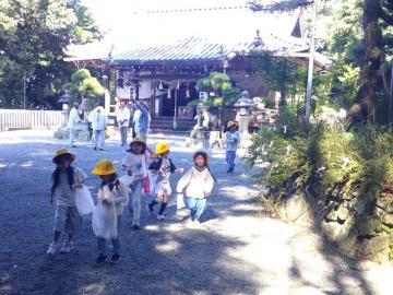 写真：1年生と2年生・秋見つけ3