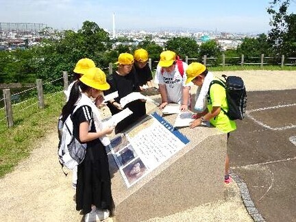 6年生・しおんじやま古墳の見学04