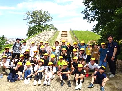 6年生・しおんじやま古墳の見学06