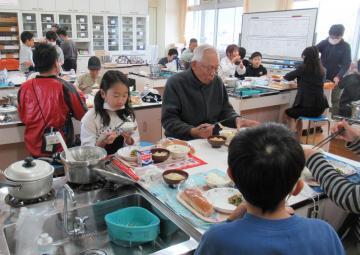 写真：おもてなし給食1