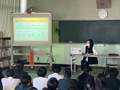 お話し中の松浦先生