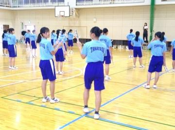 写真：女子の演技練習2