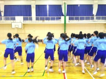 写真：女子の演技練習3