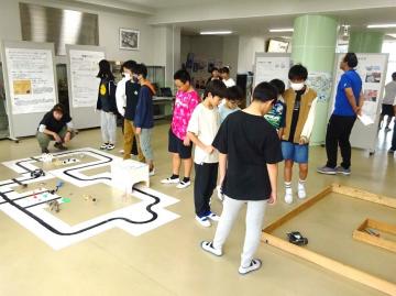 画像：文化祭・展示見学01