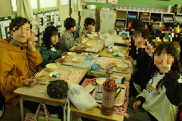 きょうだい学年で給食