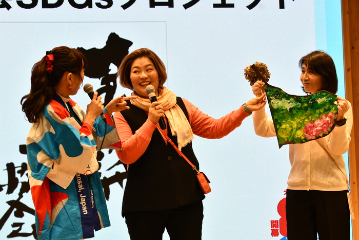 写真：筆手紙道協会ステージ発表