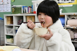 給食の様子4
