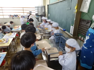 1年給食3