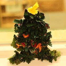 布でクリスマスツリー