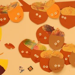 どんぐりの壁面飾り