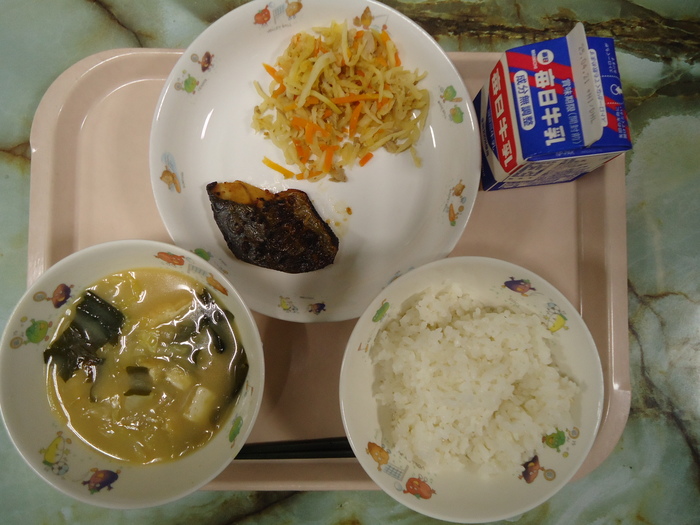 給食