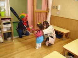 赤鬼がお部屋にやってきました