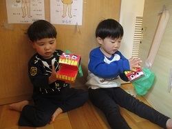 獅子舞さんと遊んでいます