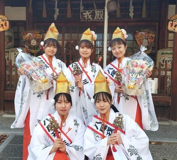 写真：八尾天満宮・八尾戎神社　福娘