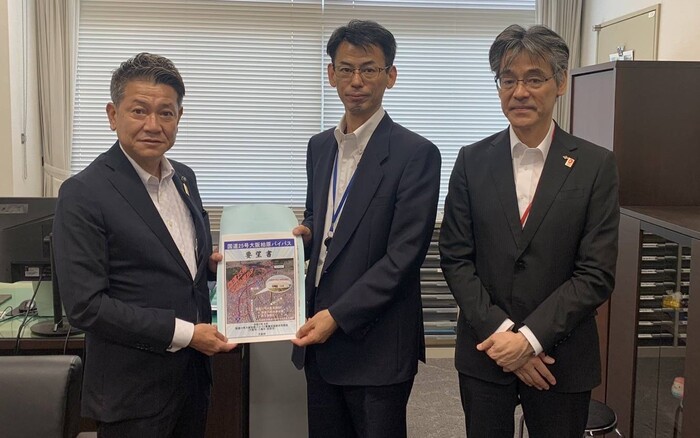 国土交通省道路局次長に要望書を手交