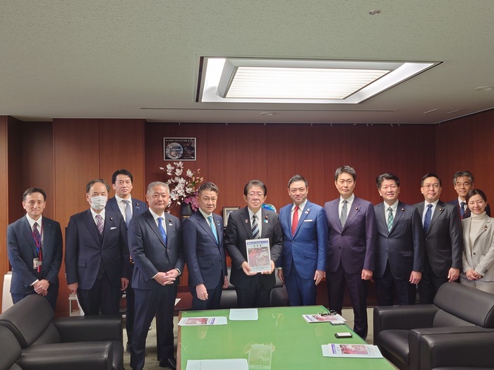 大臣へ要望書を手交