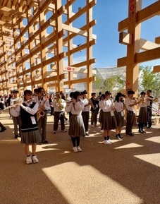 大屋根下