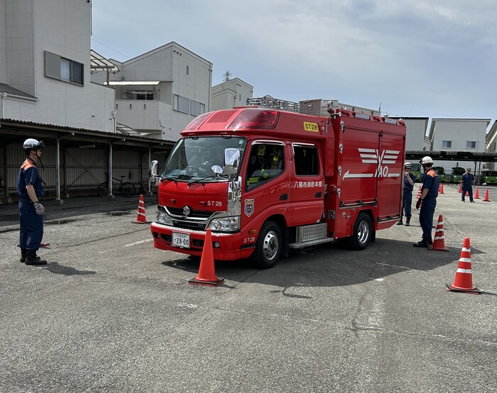 スラローム訓練の様子