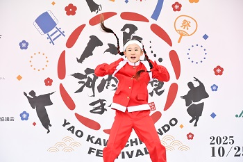 八尾河内音頭まつりステージの様子二枚目