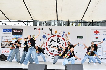 八尾河内音頭まつりステージの様子三枚目