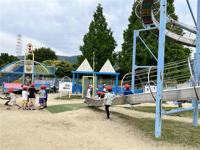 花園中央公園で遊んでいる写真です。