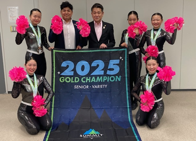写真：大松市長　表敬訪問【DTD CHEERDANCE TEAM Canna様(チアダンス)】での様子　6月11日