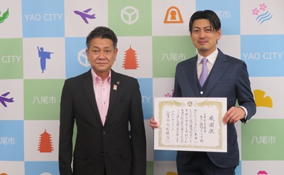 写真：大松市長　寄附にかかる感謝状贈呈式【医療法人寿樹会あさい歯科クリニック様】での様子　6月11日
