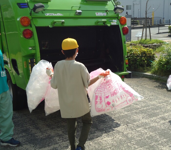 ごみ収集車