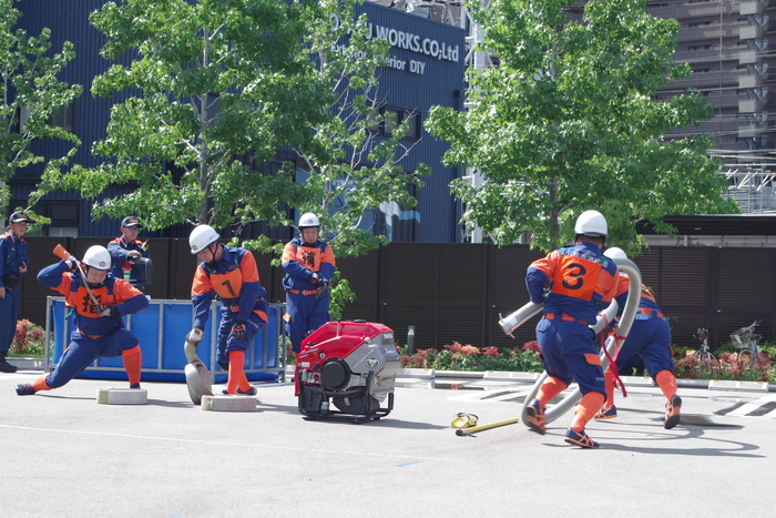 写真：ポンプ車操法訓練の様子2